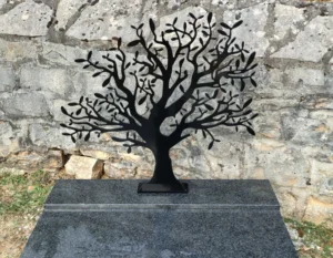 Pierre tombale moderne en granit noir avec stèle acier arbre de vie